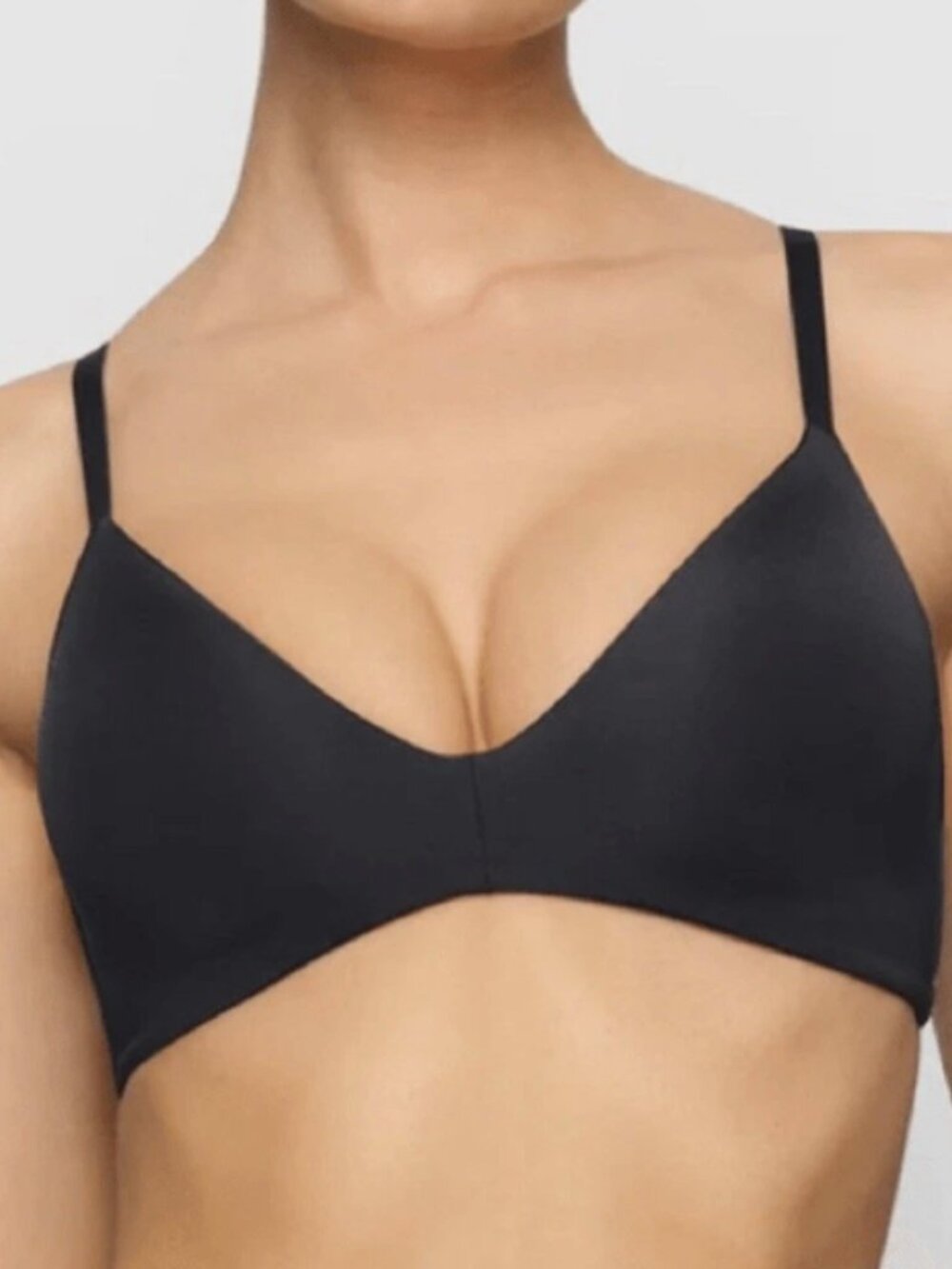 SKIMS Wireless Form Lightly Lined Bra Womens 34A Onyx Black NWT